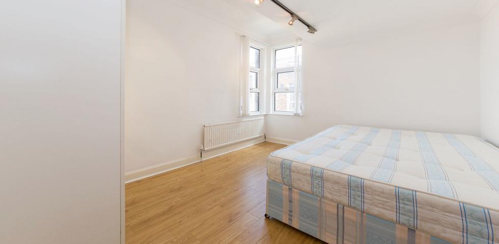 			3 Bedroom, 1 bath, 1 reception Flat			 Melrose Ave, WILLESDEN GREEN